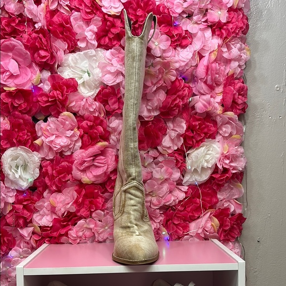 Corkys Tan Heeled Boots with Western Flair - Picture 3 of 4